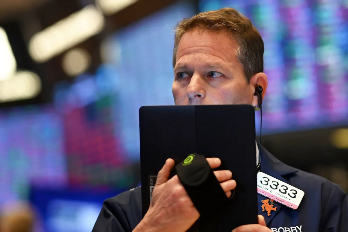 The charts are pointing to a breakout in short-term Treasury yields, says Carter Worth