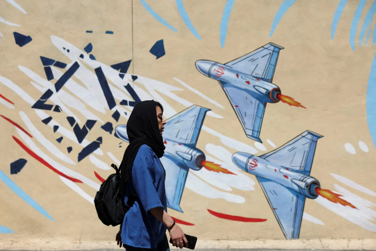 US-Iran Diplomatic Impasse Deepens Amid Conflicting Statements on Nuclear Program, Sanctions, and Strait of Hormuz Control