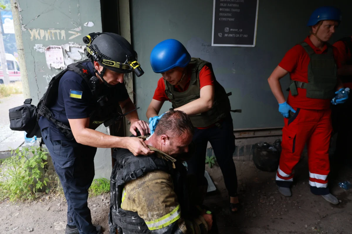 Escalating Cross-Border Strikes Claim Lives, Ravage Infrastructure as Russia and Ukraine Intensify Offensive Operations