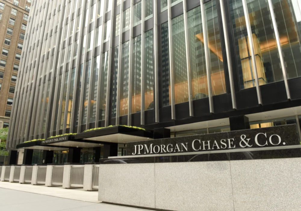 Global Banking Fossil Fuel Financing Surges to $906 Billion in 2025 Amid Geopolitical Volatility and Energy Infrastructure Expansion