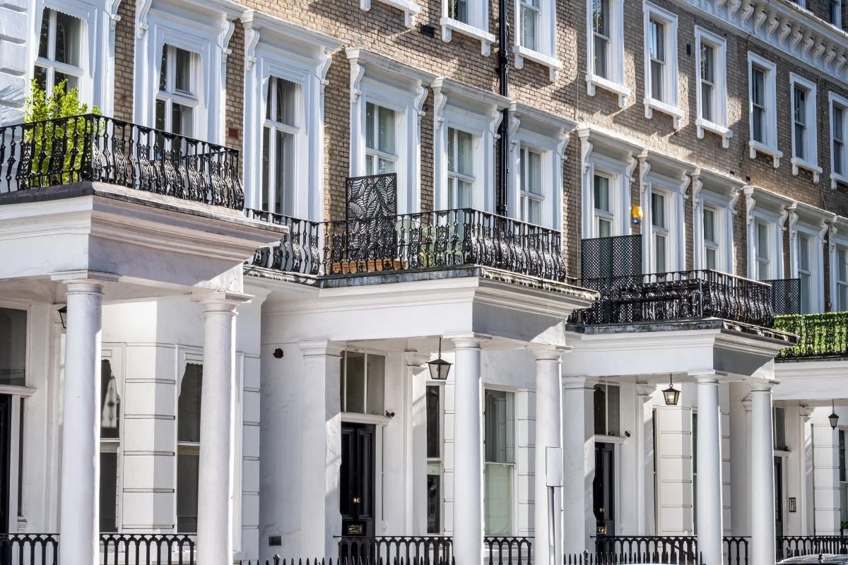 London Super-Prime Property Sales Plummet to Pre-Pandemic Lows Amidst Geopolitical Uncertainty