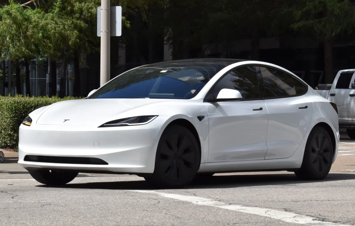 Tesla Lawsuit and Federal Investigations Intensify Following Fatal Texas Crash Involving Full Self-Driving Software