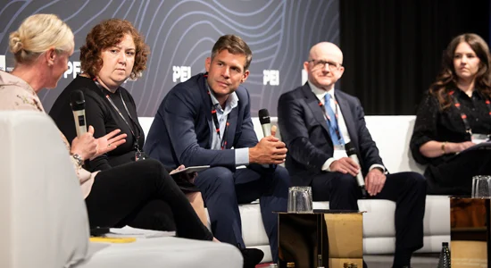 The Digital Transformation of B2B Media and the Strategic Implementation of First-Party Data Acquisition Models in Professional Journalism
