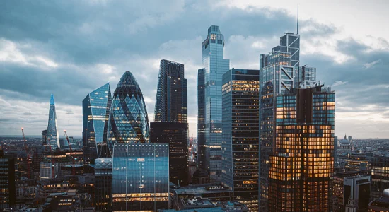 The Digital Transformation of Financial Media and the Strategic Shift Toward Data Driven Subscription Models