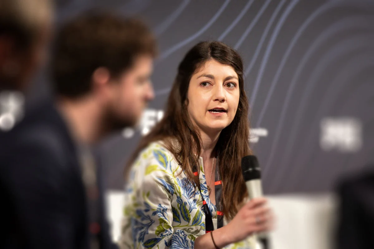 The Evolution of Professional Media Subscription Models and the Strategic Role of First-Party Data Collection in B2B Journalism