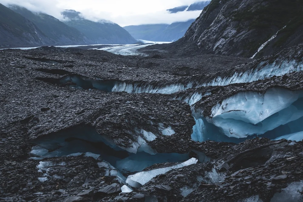 The Global Rise of Glacier Funerals and the Paradox of Last Chance Tourism in a Warming World