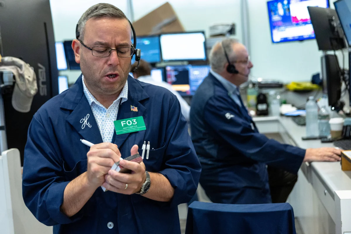 Don't be fooled by an AI stock bounce. Charts suggest more downside ahead
