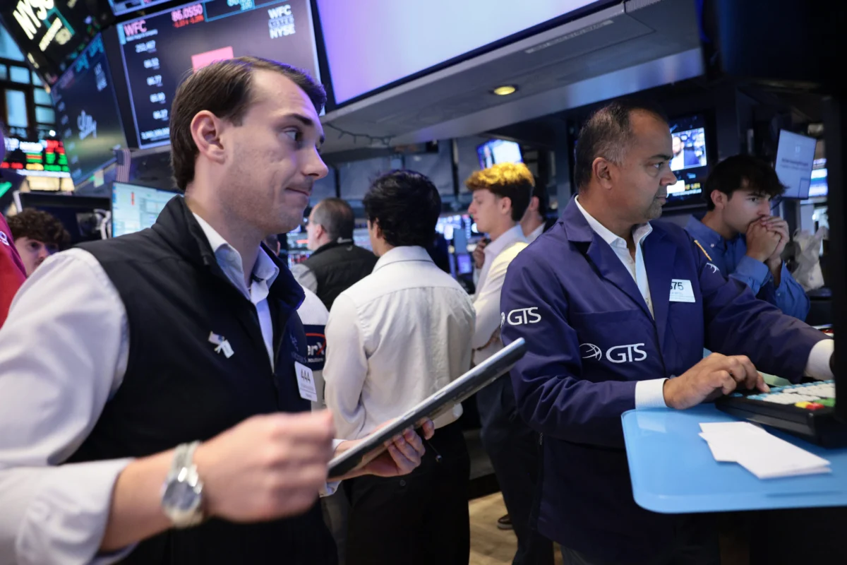 Global Trade Shaken by New US Tariffs as Intel Surges and Health Crisis Tests HHS Leadership