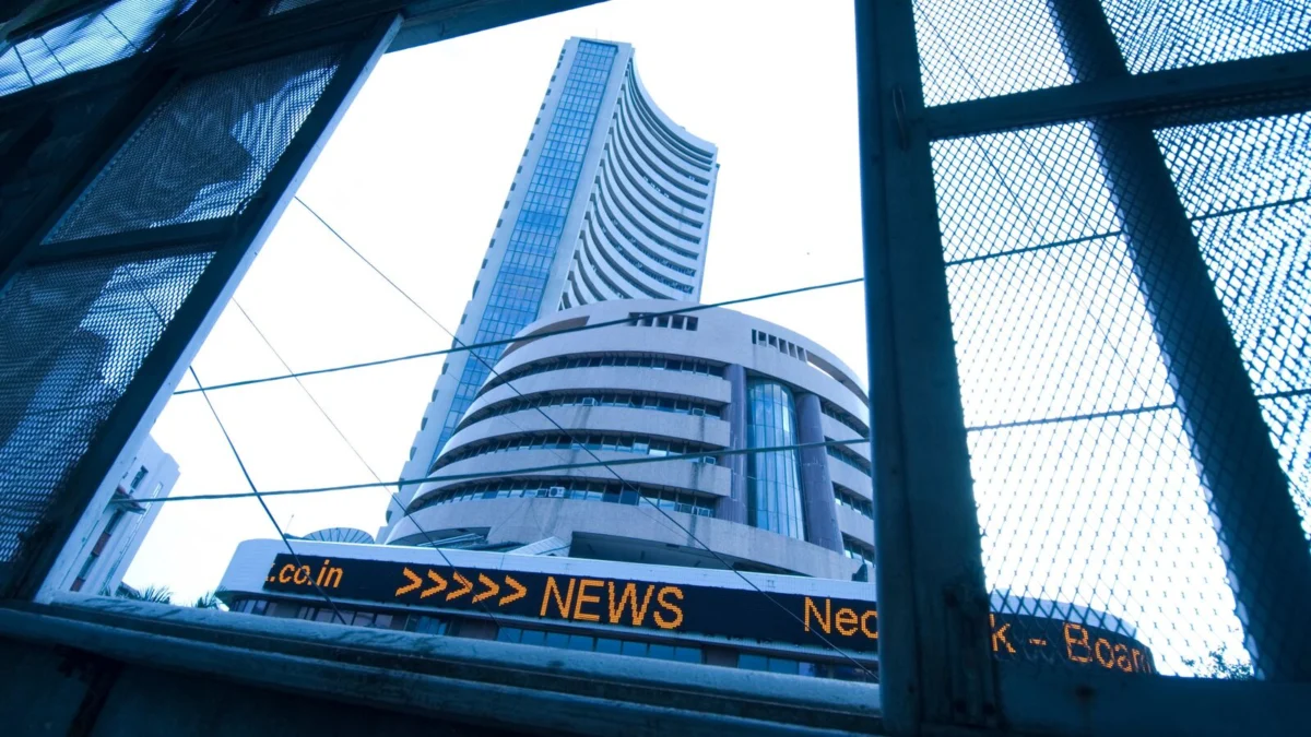HDFC Bank and Bharti Airtel Lead Market Cap Gains as Four Top Indian Firms Add Over 92000 Crore Amidst Volatile Trading Week