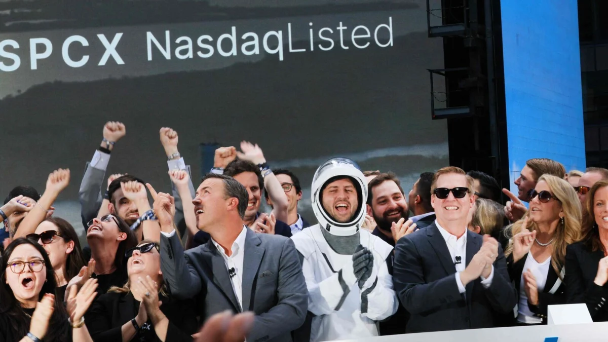 SpaceX Shares Slip Below IPO Price for First Time Testing Investor Confidence