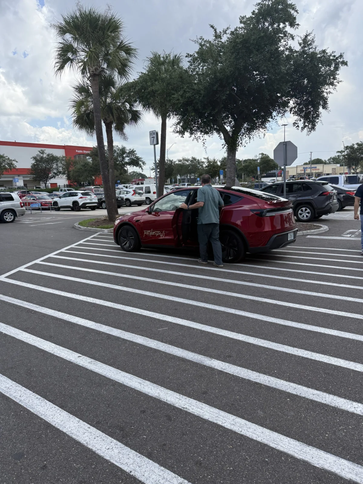 Tesla Robotaxi Pilot and Waymo Ojai Testing Signals New Era of Autonomous Mobility in Tampa Florida