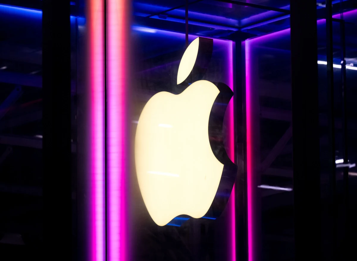 Apple Redefines Smartphone Strategy with Predicted Debut of Folding iPhone Ultra and Advanced On-Device AI Integration