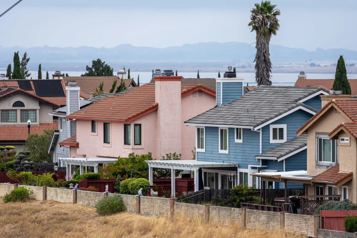 Average 30-Year Fixed Mortgage Rate Surges Above 7% for the First Time Since May 2025 Amid Geopolitical Tensions and Inflationary Pressures