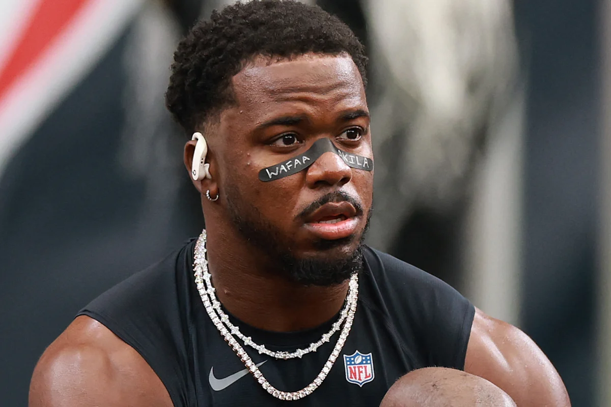 Azeez Al-Shaair Wears Eye Black with Akila’s Name Despite Being Fined for Displaying Messages About Israel’s Genocide in Gaza