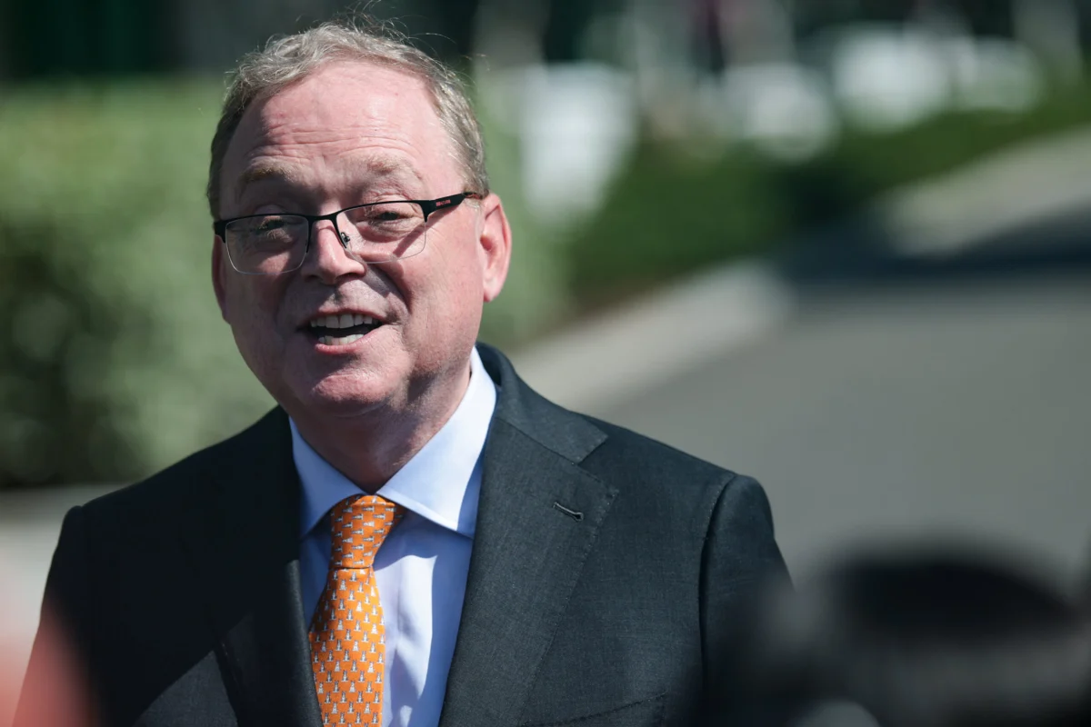 Proposed Tax Breaks on Home Sales Emerge as Potential Midterm Election Strategy for Trump Administration, Sparking Debate Over Equity and Feasibility