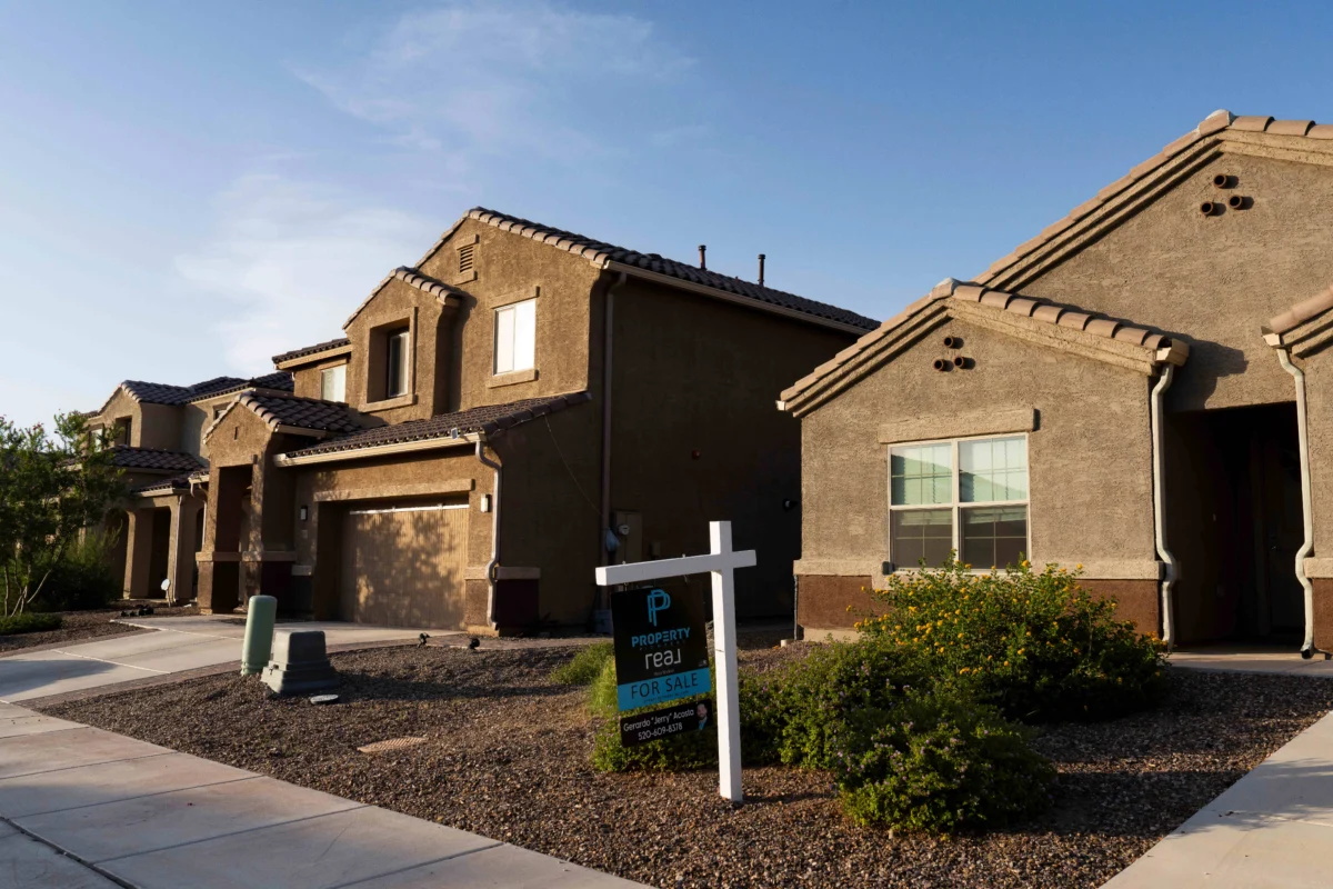 Rising Mortgage Rates Push Borrowers Towards Adjustable-Rate Loans Amidst Persistent Economic Uncertainty